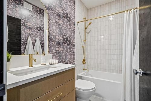 Main Floor 4 Pc Bathroom - 31 Edenwood Place, Winnipeg, MB 