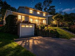 48 Lorne Avenue Dartmouth, NS B2Y 3E7
