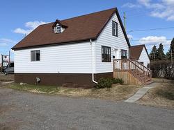 369 Cumberland Street  Thunder Bay, ON P7A 4P4