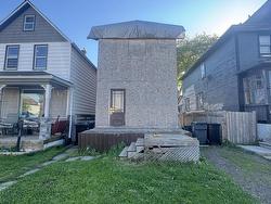 525 McIntosh Street Thunder Bay, ON P7C 3A1