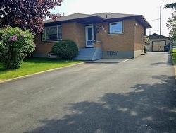 936 Broadmore Avenue  Thunder Bay, ON P7E 2Y5