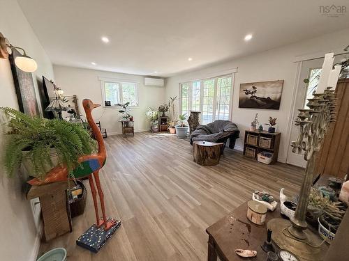 54 Maple Avenue, Lunenburg, NS 