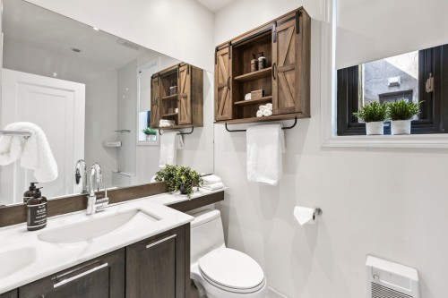 Bathroom - 4563 Av. De Kensington, Montréal (Côte-Des-Neiges/Notre-Dame-De-Grâce), QC 