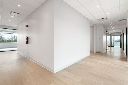 Passageway - 200-130 Boul. De Mortagne, Boucherville, QC - Indoor Photo Showing Other Room