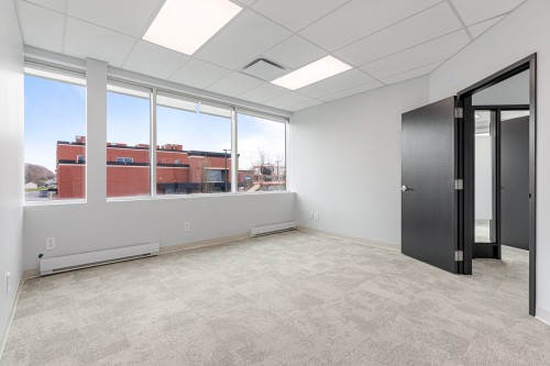 Office - 200-130 Boul. De Mortagne, Boucherville, QC - Indoor Photo Showing Other Room