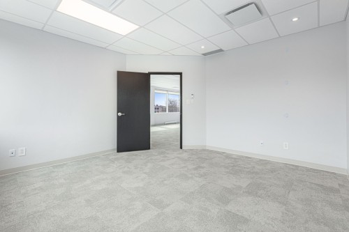 Office - 200-130 Boul. De Mortagne, Boucherville, QC - Indoor Photo Showing Other Room