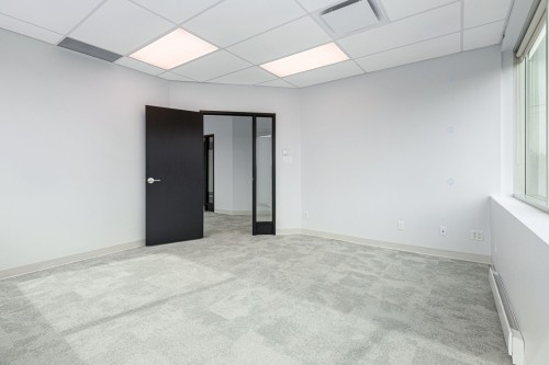 Office - 200-130 Boul. De Mortagne, Boucherville, QC - Indoor Photo Showing Other Room