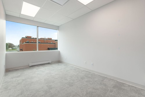Office - 200-130 Boul. De Mortagne, Boucherville, QC - Indoor Photo Showing Other Room