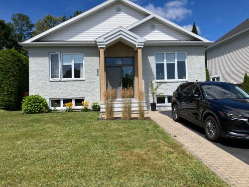 695 Rue Laura-Brisebois  Québec (Beauport), QC G1B 3R5