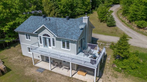Terrasse - 131 Ch. Des Bouleaux, Lac-Des-Écorces, QC 