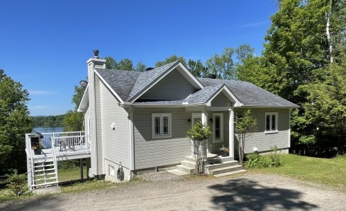 Terrasse - 131 Ch. Des Bouleaux, Lac-Des-Écorces, QC 