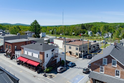 Photo aérienne - 12 Rue Du Dépôt, Sutton, QC 