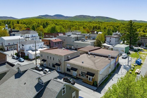 Photo aérienne - 12 Rue Du Dépôt, Sutton, QC 