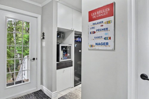 Mud Room - 888 Ch. Des Merles, Rapide-Danseur, QC 