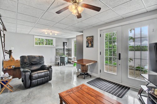 Family Room - 888 Ch. Des Merles, Rapide-Danseur, QC 