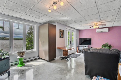 Family Room - 888 Ch. Des Merles, Rapide-Danseur, QC 