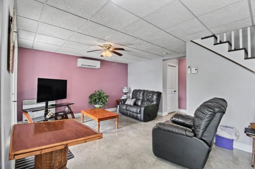 Family Room - 888 Ch. Des Merles, Rapide-Danseur, QC 
