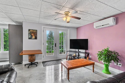 Family Room - 888 Ch. Des Merles, Rapide-Danseur, QC 