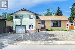 1313 N AVENUE S  Saskatoon, SK S7M 2R2