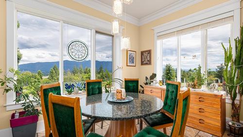 1062 Simmons Road, Creston, BC 