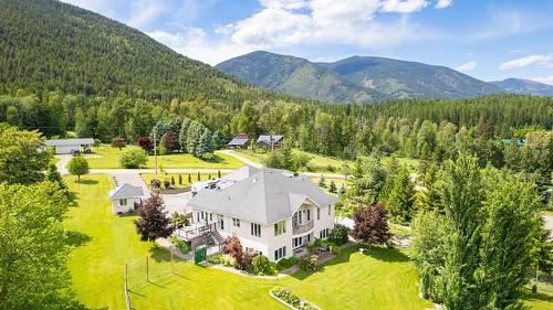 1062 Simmons Road, Creston, BC 