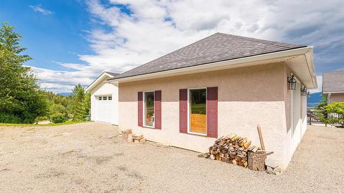 1062 Simmons Road, Creston, BC 