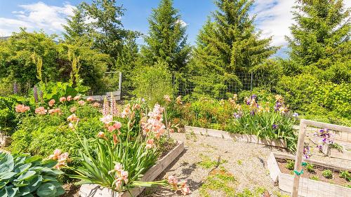 1062 Simmons Road, Creston, BC 