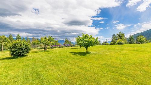 1062 Simmons Road, Creston, BC 