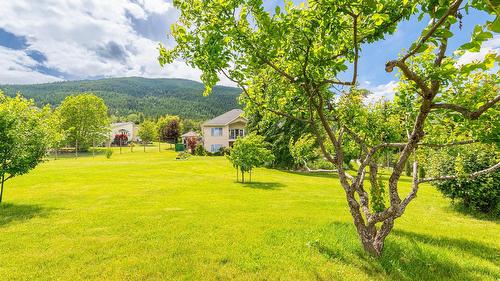 1062 Simmons Road, Creston, BC 