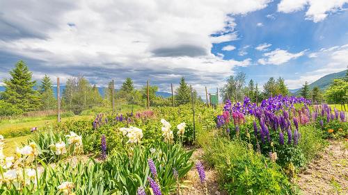 1062 Simmons Road, Creston, BC 