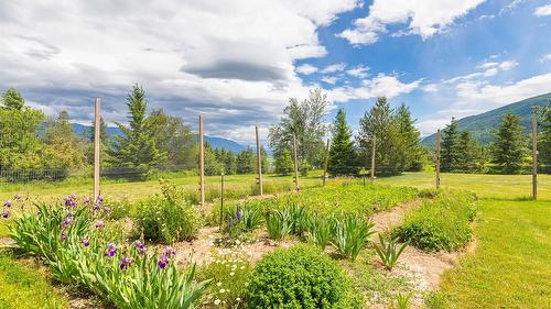 1062 Simmons Road, Creston, BC 