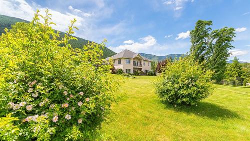 1062 Simmons Road, Creston, BC 