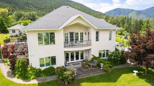 1062 Simmons Road, Creston, BC 