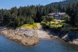474 Sticks Allison Rd Galiano Island, BC V0N 1P0