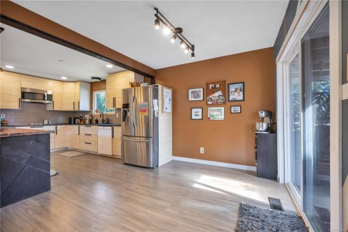 2230 Hemer Rd, Nanaimo, BC 