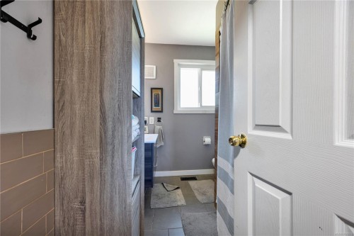 2230 Hemer Rd, Nanaimo, BC 