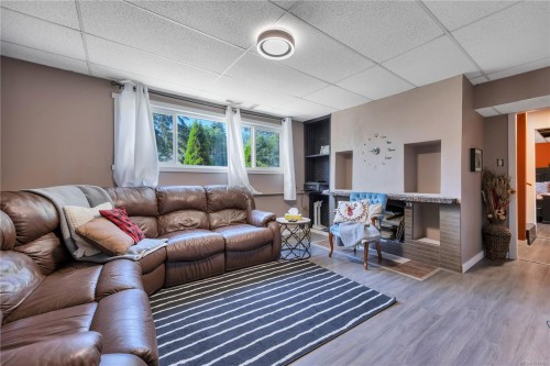 2230 Hemer Rd, Nanaimo, BC 