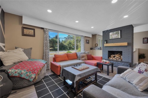 2230 Hemer Rd, Nanaimo, BC 