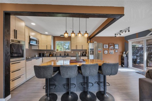 2230 Hemer Rd, Nanaimo, BC 