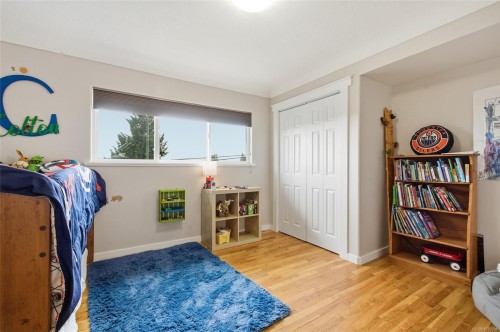 430 Davis Rd, Ladysmith, BC 