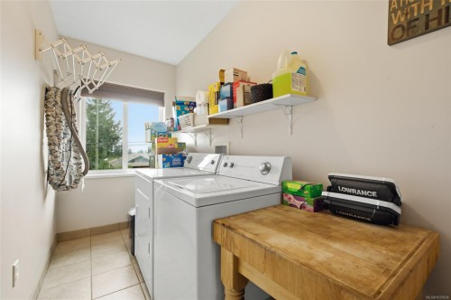 430 Davis Rd, Ladysmith, BC 