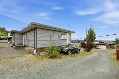 430 Davis Rd, Ladysmith, BC 