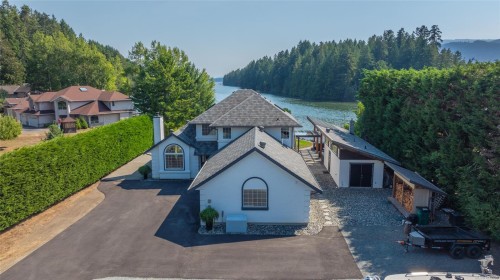 4718/4720 Shell Beach Rd, Ladysmith, BC 