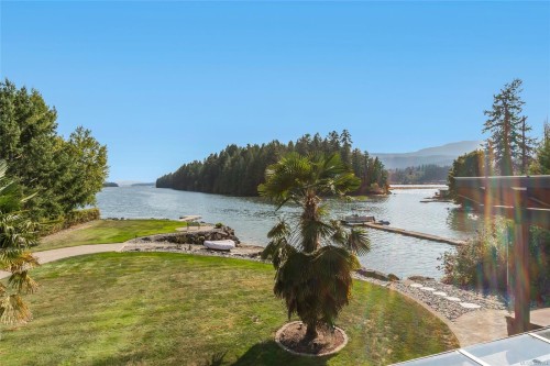 4718/4720 Shell Beach Rd, Ladysmith, BC 