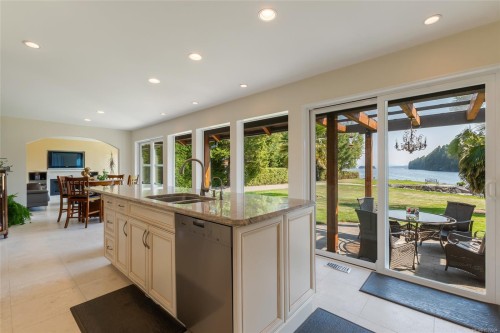 4718/4720 Shell Beach Rd, Ladysmith, BC 