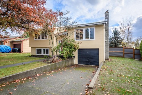 1651 Ascot Ave, Comox, BC 
