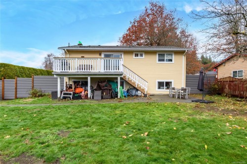 1651 Ascot Ave, Comox, BC 