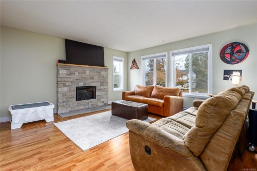 1651 Ascot Ave, Comox, BC 