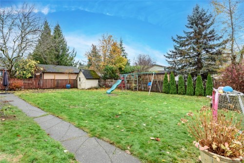 1651 Ascot Ave, Comox, BC 