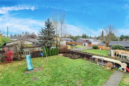1651 Ascot Ave, Comox, BC 